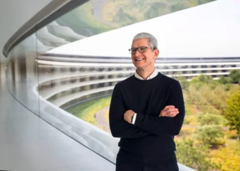 Apple Facing Multiple Headwinds as Competition, Legal Pressure and Market Shifts Intensify