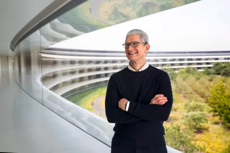 Apple Facing Multiple Headwinds as Competition, Legal Pressure and Market Shifts Intensify