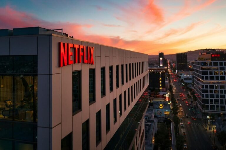 Warner Bros Discovery Expected to Reject Paramount’s 8.4 Billion Bid and Back Netflix Deal