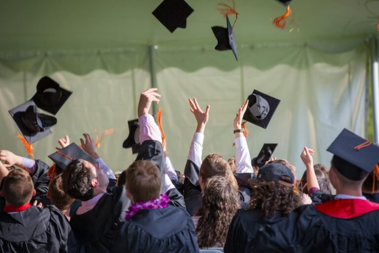 How Young People Can Break Into the Tech Sector in 2026 Despite a Slowing Economy