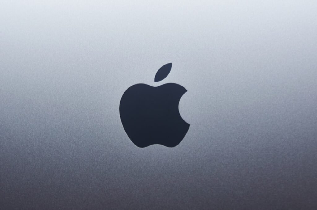 Apple’s Hide My Email Bug Exposes Users’ Real Addresses, Researcher Warns