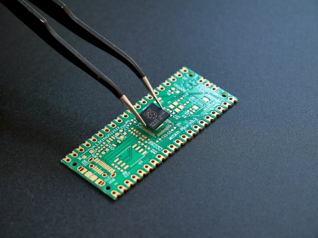 Revolutionary  Microcontroller Powers 28.9M Parameter Language Model Efficiently